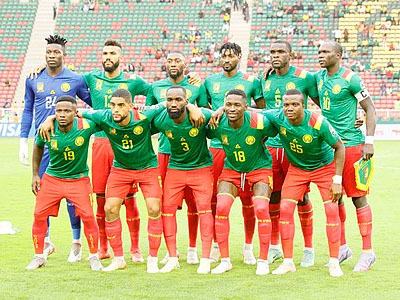 Cameroon football team picture from 2002