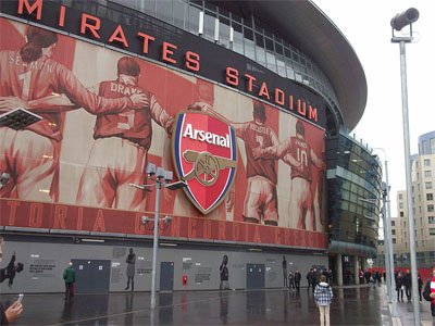 Outsuide Emirates Stadium