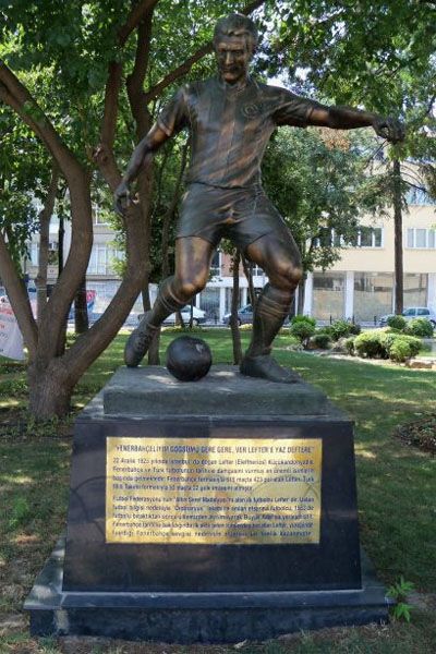 The statue of Lefter Küçükandonyadis