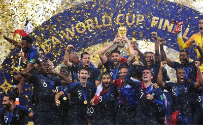 France players with the trophy